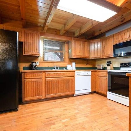Pigeonforge Cabin Game Roomdog Friendlyhot Tub Pigeon Forge Dış mekan fotoğraf