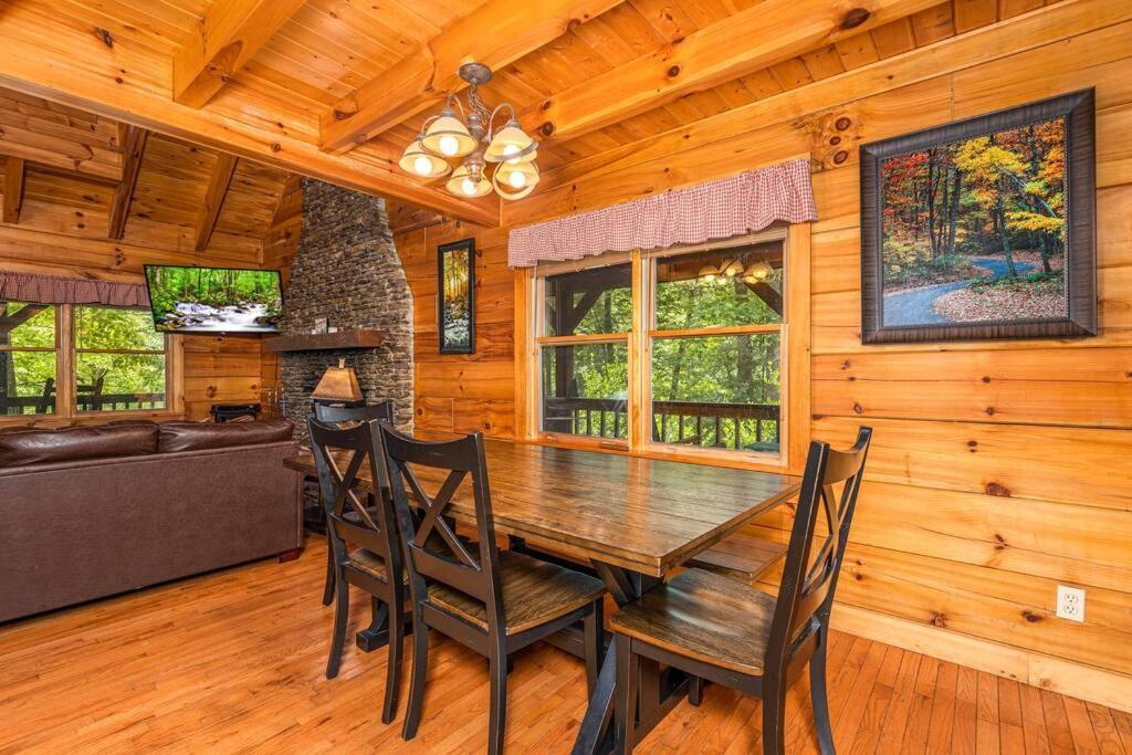 Pigeonforge Cabin Game Roomdog Friendlyhot Tub Pigeon Forge Dış mekan fotoğraf