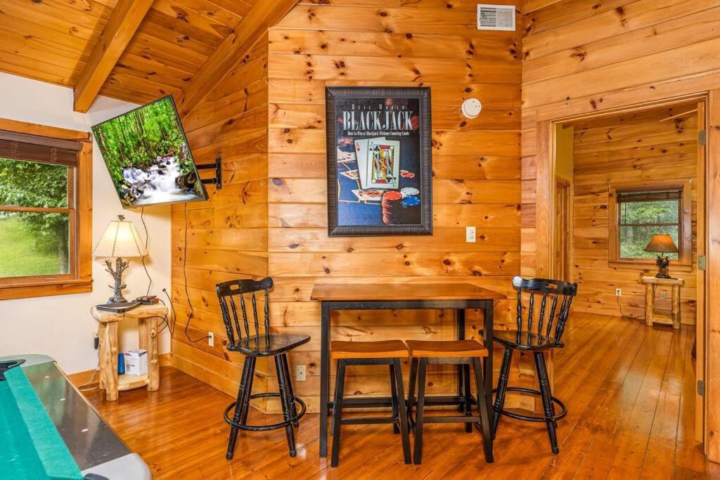 Pigeonforge Cabin Game Roomdog Friendlyhot Tub Pigeon Forge Dış mekan fotoğraf