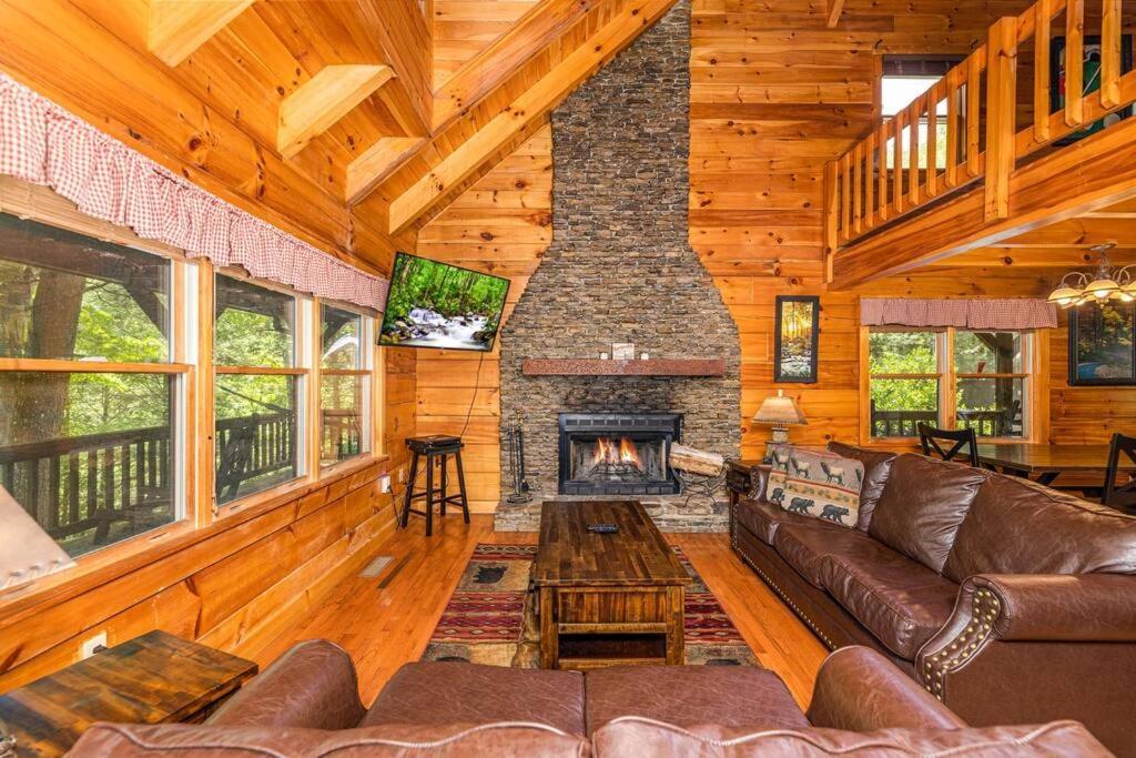 Pigeonforge Cabin Game Roomdog Friendlyhot Tub Pigeon Forge Dış mekan fotoğraf